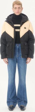 Valentino Piumino Con Cappuccio Valentino In Nylon Leggero Con V Intarsiata E Vlogo Patch Uomo NERO/BURRO 44