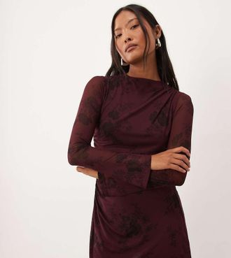 Nobody's Child Kiera vestito mini in rete con scollo a barchetta e stampa floreale bordeaux-Rosso