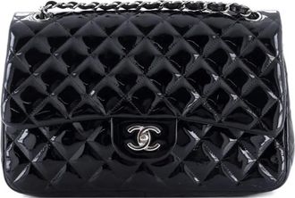 Chanel Classic Double Flap Bag Quilted Patent Jumbo shoulder bag - Zwart