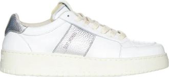 Saint Sneakers Witte Klassieke Sneakers - Dames - Sneakers - Wit - 39 EU - Schoenen