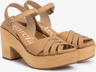 Pedro Garcia Sandal clog in beige suede with wood wedge| Daya | Fall winter 25 | PEDRO GARCIA