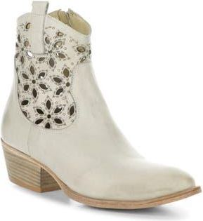 FLY London Wail Western Boot in Off White at Nordstrom Rack, Size 6-6.5Us / 37Eu