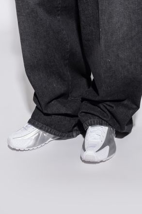 Nike Sports Shoes SHOX R4, Mens, White