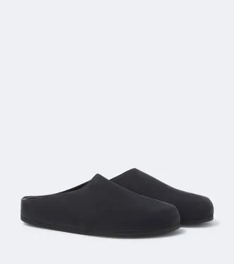 STUDIO NICHOLSON Wearing leather mules