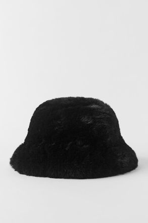 Alo | Faux Fur Starstruck Bucket Hat in Black