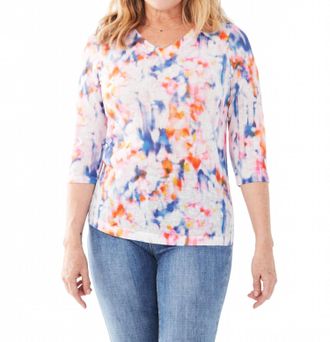 FDJ Tawny Three Quarter V-Neck Top In Petal Reflections