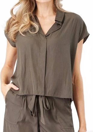 Lola & Sophie Collar V Neck Top In Nightwatch