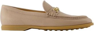Tod's Loafers met kettingdetail - Dames - Loafers - Beige - 38 EU - Leer - Schoenen