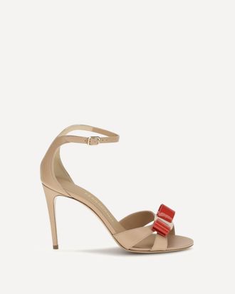 Ferragamo Sandali Vara con fiocco Woman 9.5