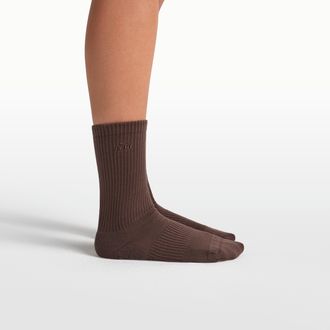 Nike Womens SKIMS Dri-FIT Pilates Grip Crew Socks (1 Pair) in Brown | S1016195-250