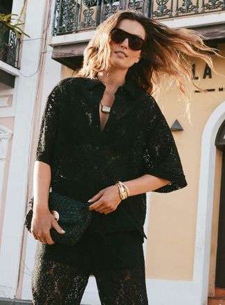 Grace & Mila Womens Loose short-sleeve lace shirt