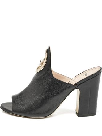 Fendi 105mm leather logo-detail sandals - Black