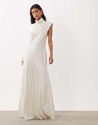 Asos vestito maxi in raso con collo alto e godet color oyster-Giallo