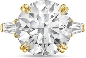 Diana M. Jewels 18kt yellow gold 15ct lab grown round diamond ring with baguettes on the sides