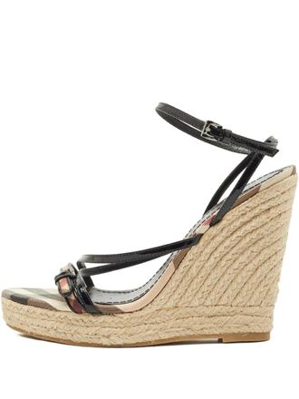 Burberry patent-leather wedge heeled espadrilles - women - Patent Calf Leather/Canvas/Calf Leather/Rubber - 38 - Black
