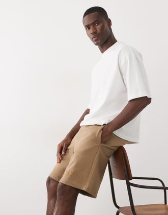 HUGO BOSS HUGO Red - Dinkee - Pantaloncini beige con logo tono su tono-Neutro