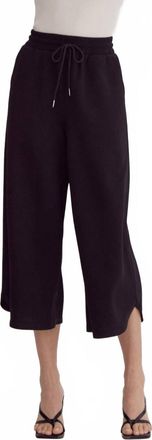 Entro Textured Cropped Pants In Black