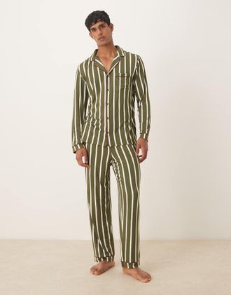 Chelsea Peers Pigiama da uomo a maniche lunghe in poliestere color kaki a righe con rever-Verde