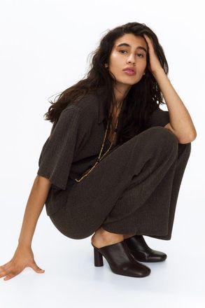 H&M Straight crinkled pants in Dark Brown at Nordstrom, Size X-Small
