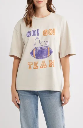 Junk Food Snoopy Graphic T-shirt in Birch at Nordstrom, Size X-Small/small
