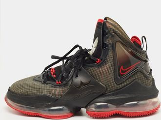 Nike Le Bron 19