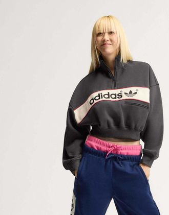 adidas Originals Adisignature felpa con mezza zip in nero utility