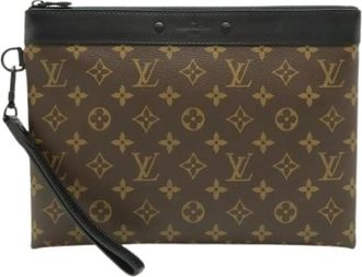 Louis Vuitton Pre-owned Clutches, female, Brown, Size: ONE SIZE Pre-owned Pochette To Go Monogram Eclipse Clutch Bag
