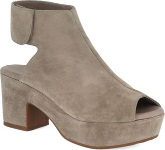 Chocolat Blu Womens Gabby Wedge In Taupe Suede