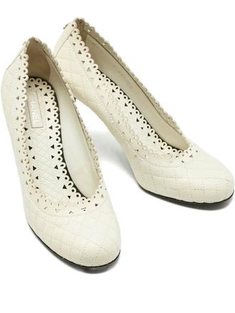 Chanel quilted leather pumps - White
