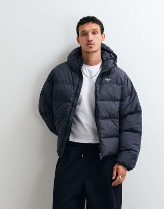 adidas Originals giacca impermeabile con cappuccio in night grey-Grigio