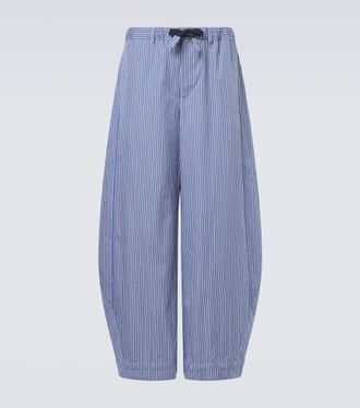 sacai Pantalones barrel de popel&iacute;n de algod&oacute;n a rayas