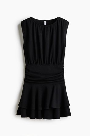 H&M Gecrinkeltes Stufenkleid - Schwarz