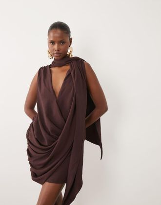 Asos Vestito corto drappeggiato avvolgente color cioccolato con sciarpa-Marrone