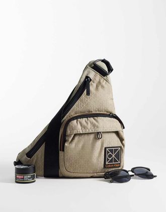 Calvin Klein Borsa a tracolla multitasche beige con stampa di emblema-Neutro