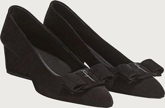 Ferragamo Bow-Embellished Suede Pump - Black