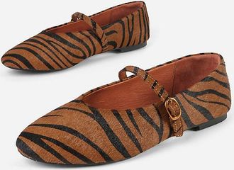 Intentionally blank Larisa Mary Jane Flats