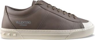 Valentino Garavani Cityplanet sneakers Bruin
