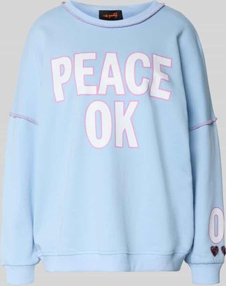 Miss Goodlife Oversized Sweatshirt mit Statement-Print Modell Peace OK in Hellblau, Gr&ouml;&szlig;e XL