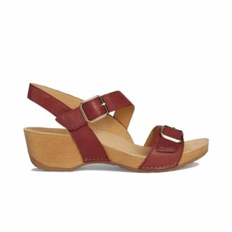 Dansko Womens Trinity Burnished Nubuck Sandal In Cayenne