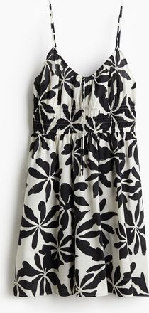 H&M Gesmoktes Trägerkleid - White