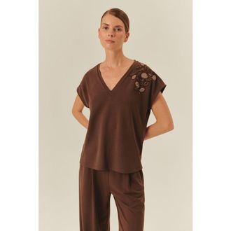 Exquise Oaklyn T-Shirt Polished Embellished Cotton Tee in Brown at Nordstrom, Size Small