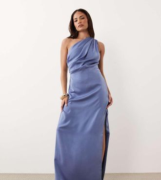 Asos Petite ASOS DESIGN Petite - Vestito lungo monospalla in raso blu lavanda con pieghe