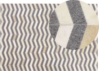 Beliani Beliani - Alfombra De Piel De Vacuno Gris Y Beige Patr&oacute;n Geom&eacute;trico Chevron Retro 160 X 230 Cm Baggoze