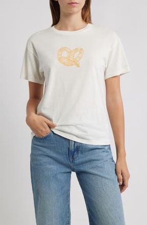 Vinyl Icons Pretzel Graphic T-Shirt in Marshmallow at Nordstrom Rack, Size X-Small