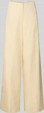 Jake*s Wide Fit Stoffhose mit B&uuml;gelfalten in Hellgelb, Gr&ouml;&szlig;e 32