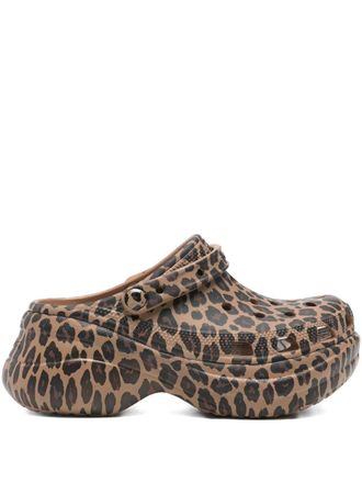 Crocs Clogs Bae con stampa e plateau - Marrone