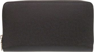 Louis Vuitton Black Taiga Leather Long Wallet (Bi-Fold) (Pre-Owned)