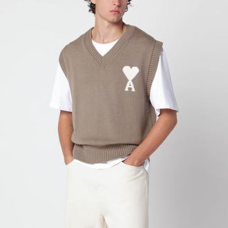 Ami Ami De Coeur vest in beige / ecru