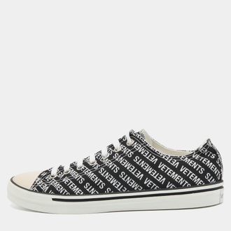 VETEMENTS Black/white Logo Print Canvas Low Top Sneakers