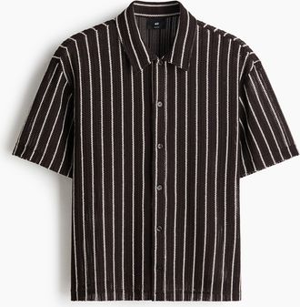 H&M Hemd aus Strukturstrick in Regular Fit - Dunkelbraun/Gestreift